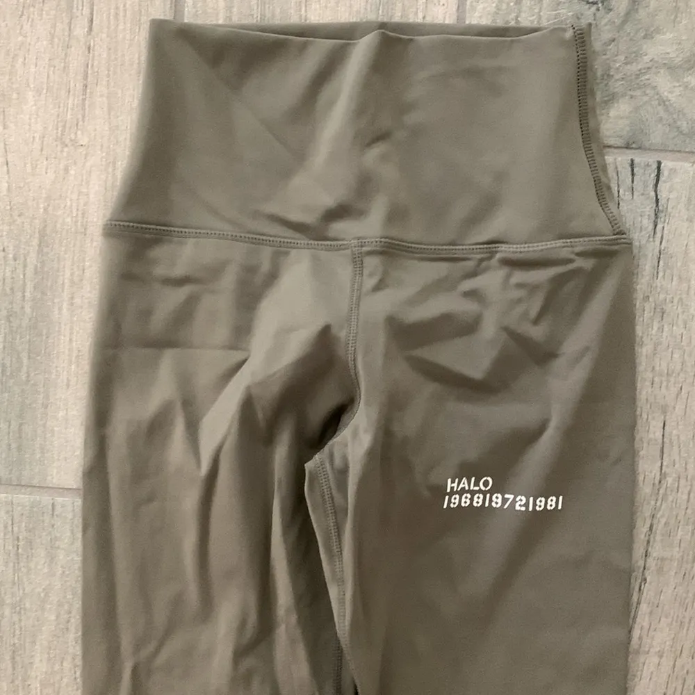 Halo Olive leggings - Image 2