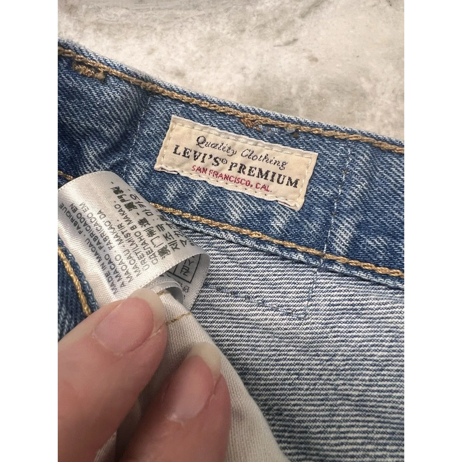 Levi's Women's 501 Original Jean Shorts Size 25 Cut Off Button Fly Shortie 2” - Image 10