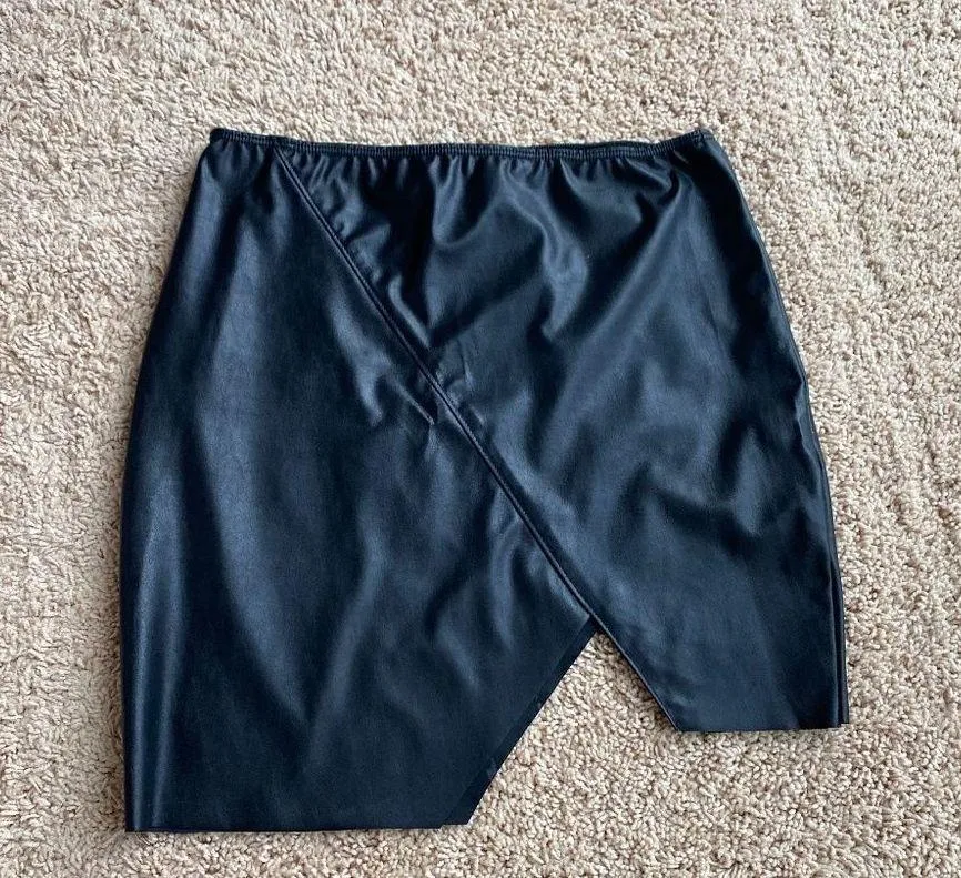 Solemio Faux Leather Asymmetric Mini Skirt size med - Image 4