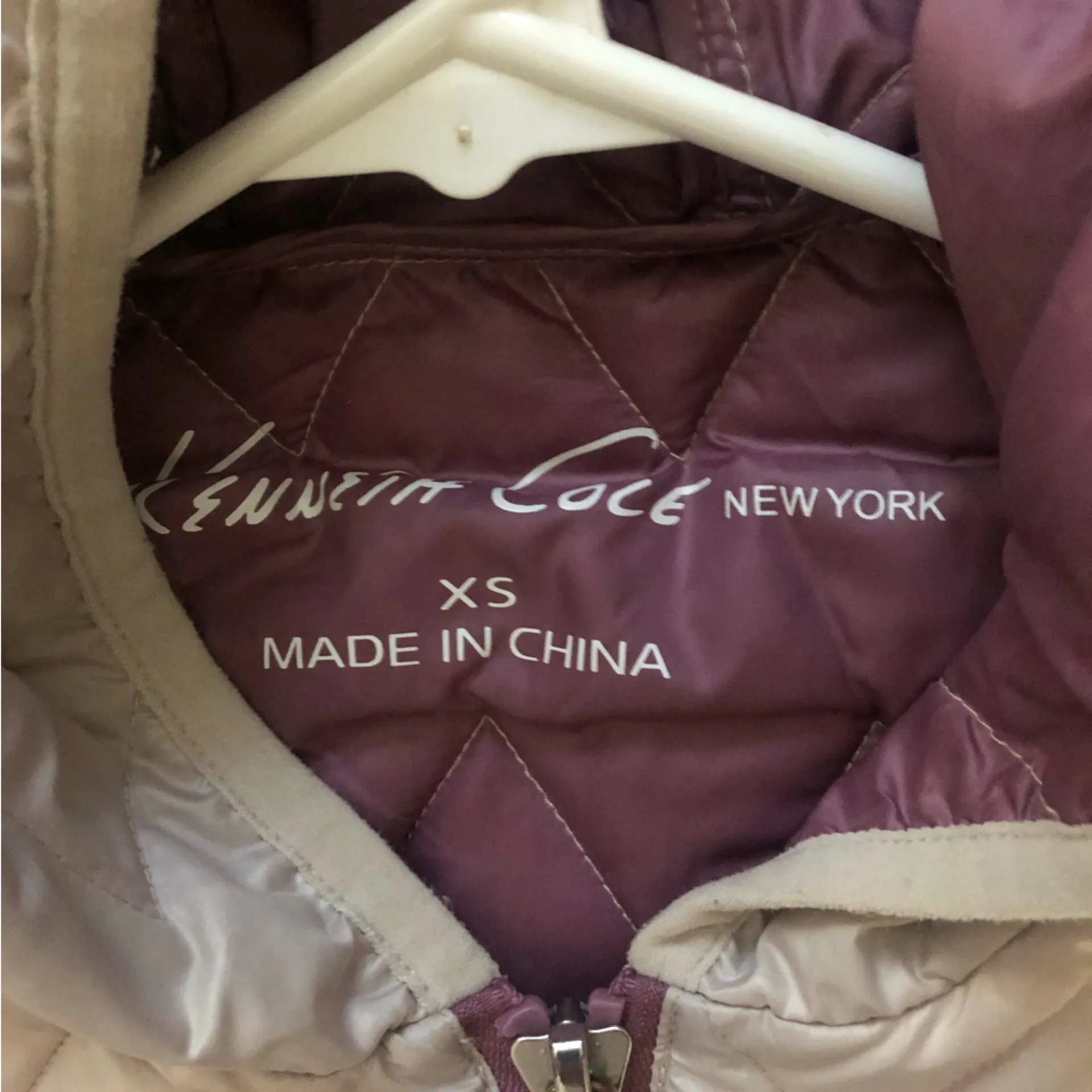 Kenneth Cole Beige and Purple Quilted Jacket like new - Image 3