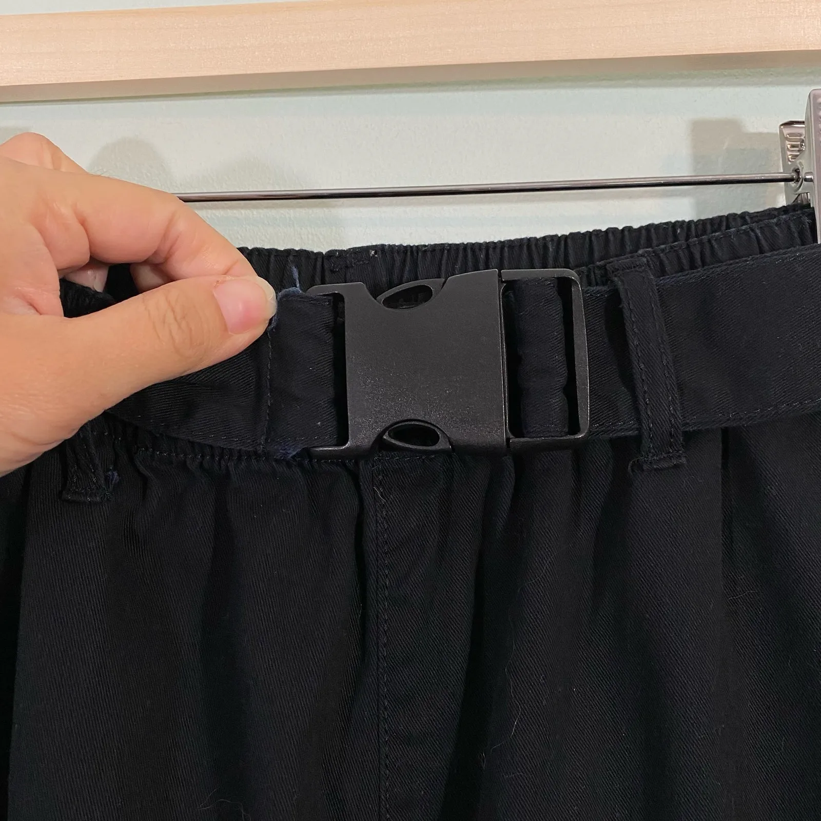 Forever 21 Women's Black Utility Cargo Pants Size M - Image 5