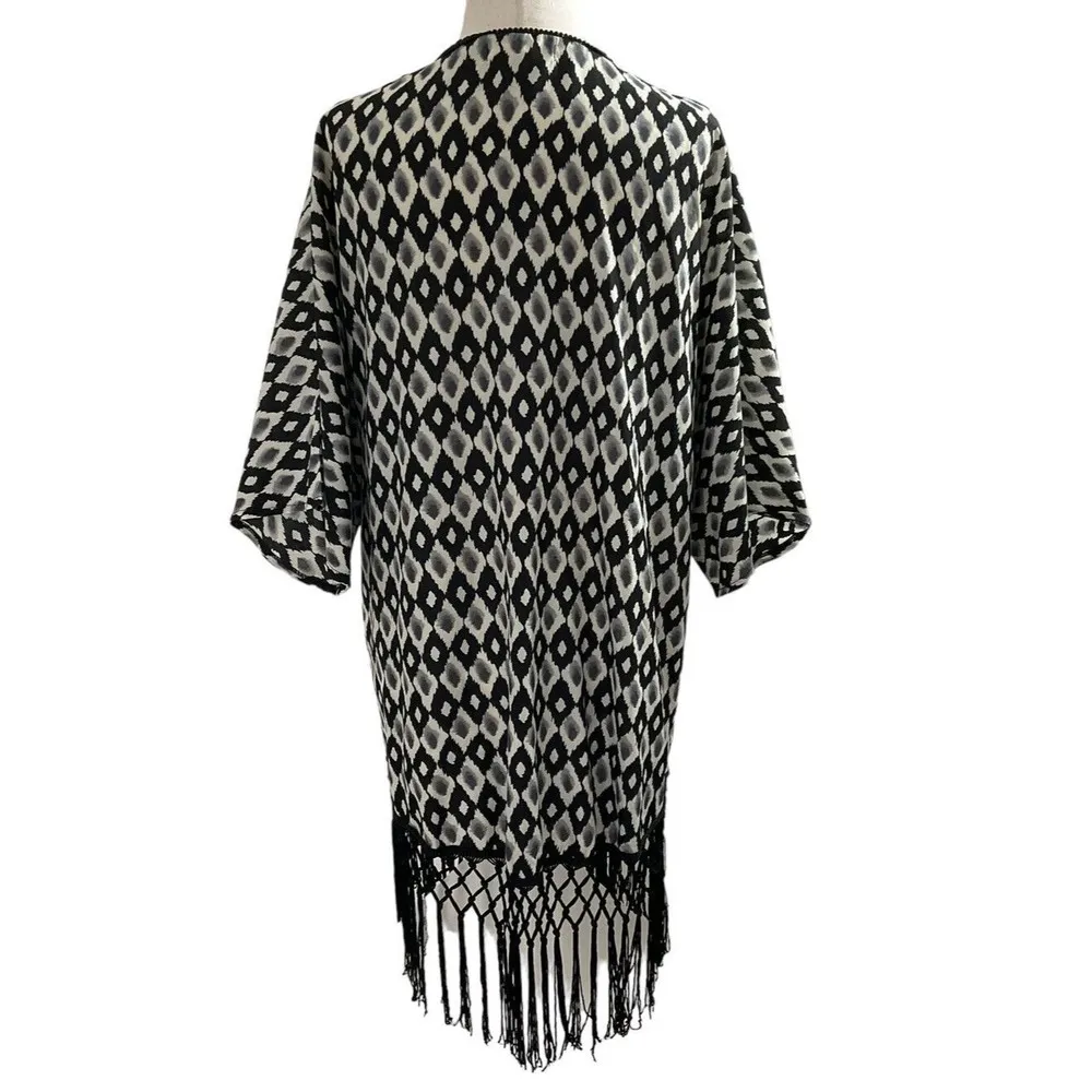 Altar'd State Cover Up Cardigan Fringe Size M/L Black White 18-676 - Image 2
