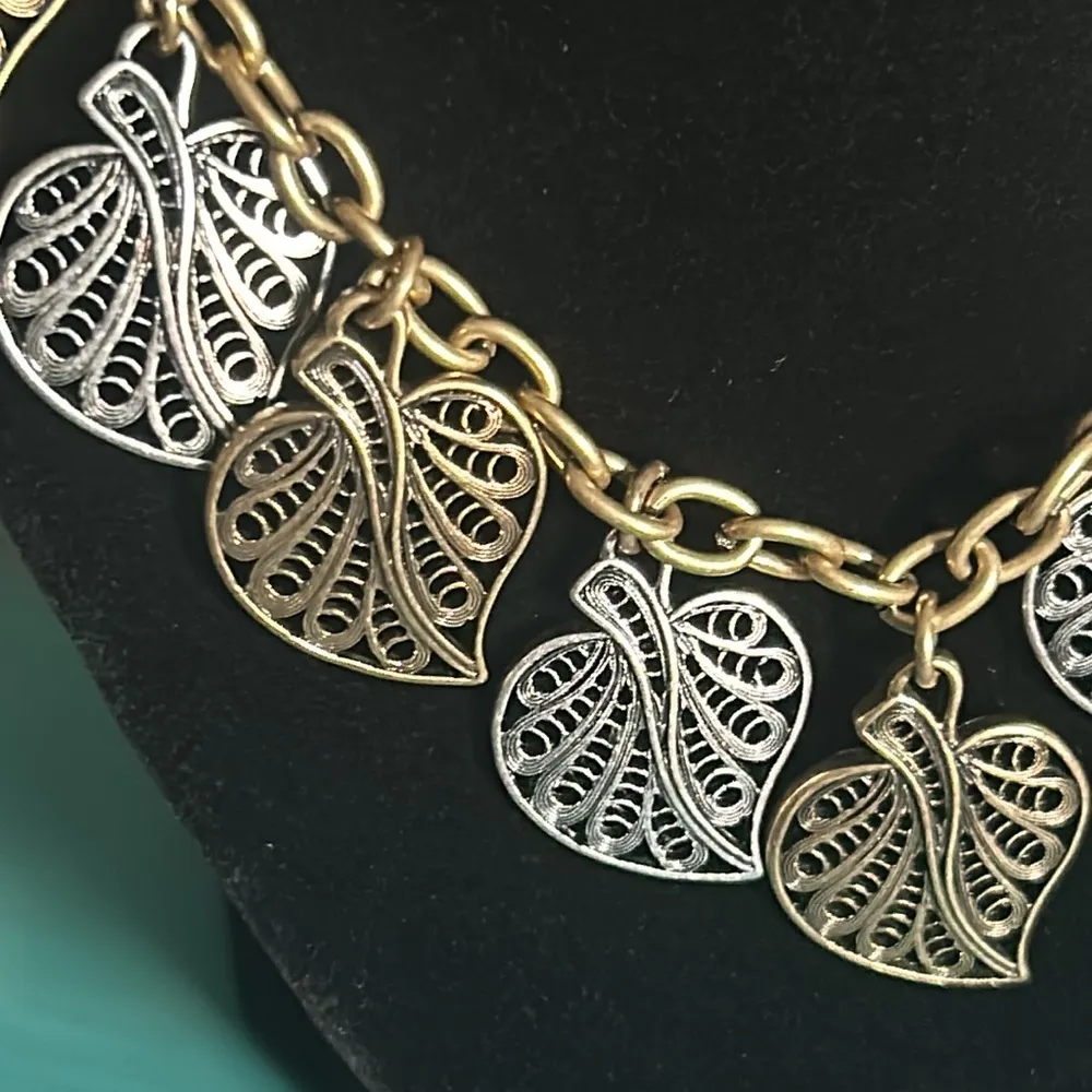 New Lucky Brand Two-Tone Chunky Leaf Charms Statement Chain Necklace - Image 2