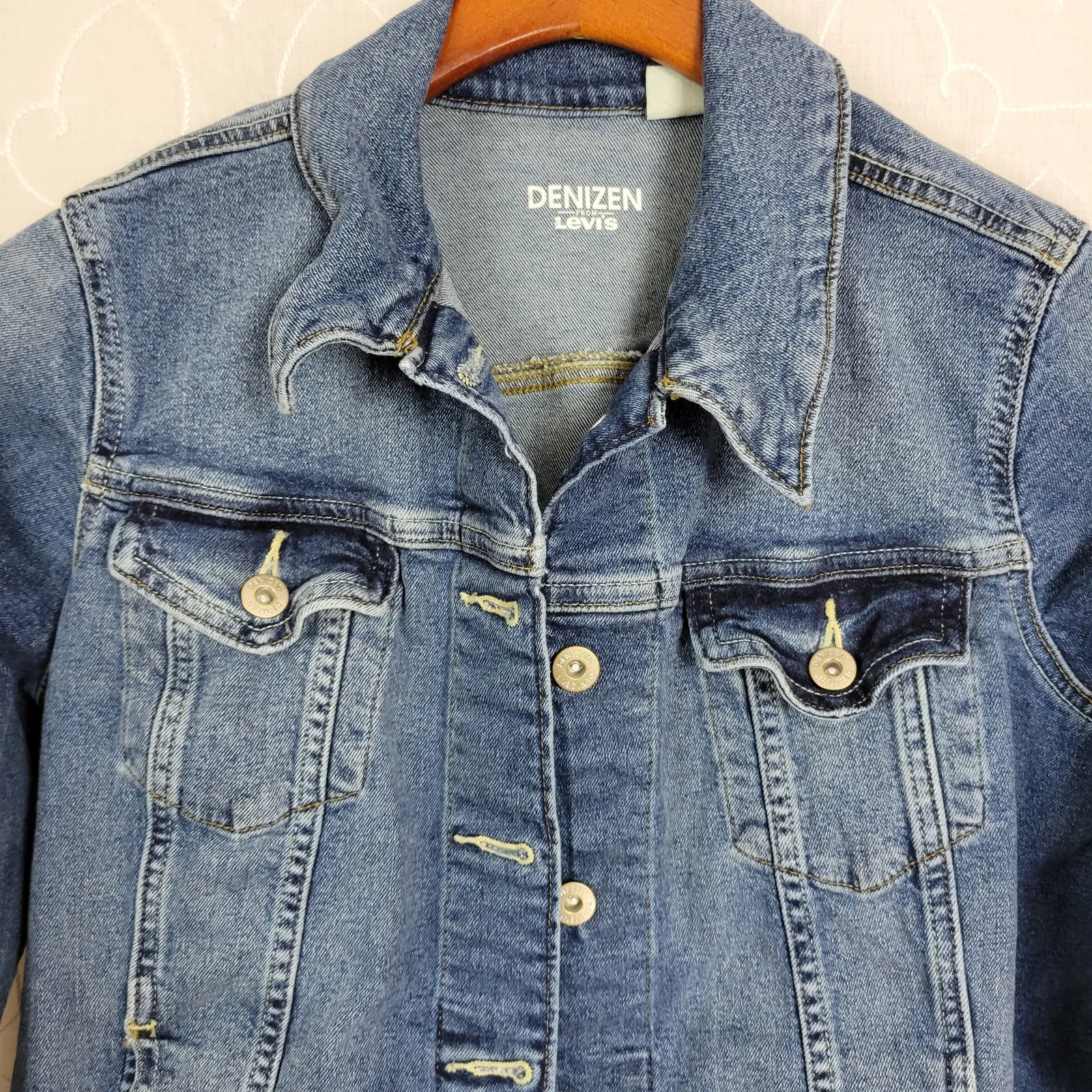 Levi's Denizen Womens Jacket Medium Blue Denim Buttoned Chest Pocket Collared‎ - Image 2