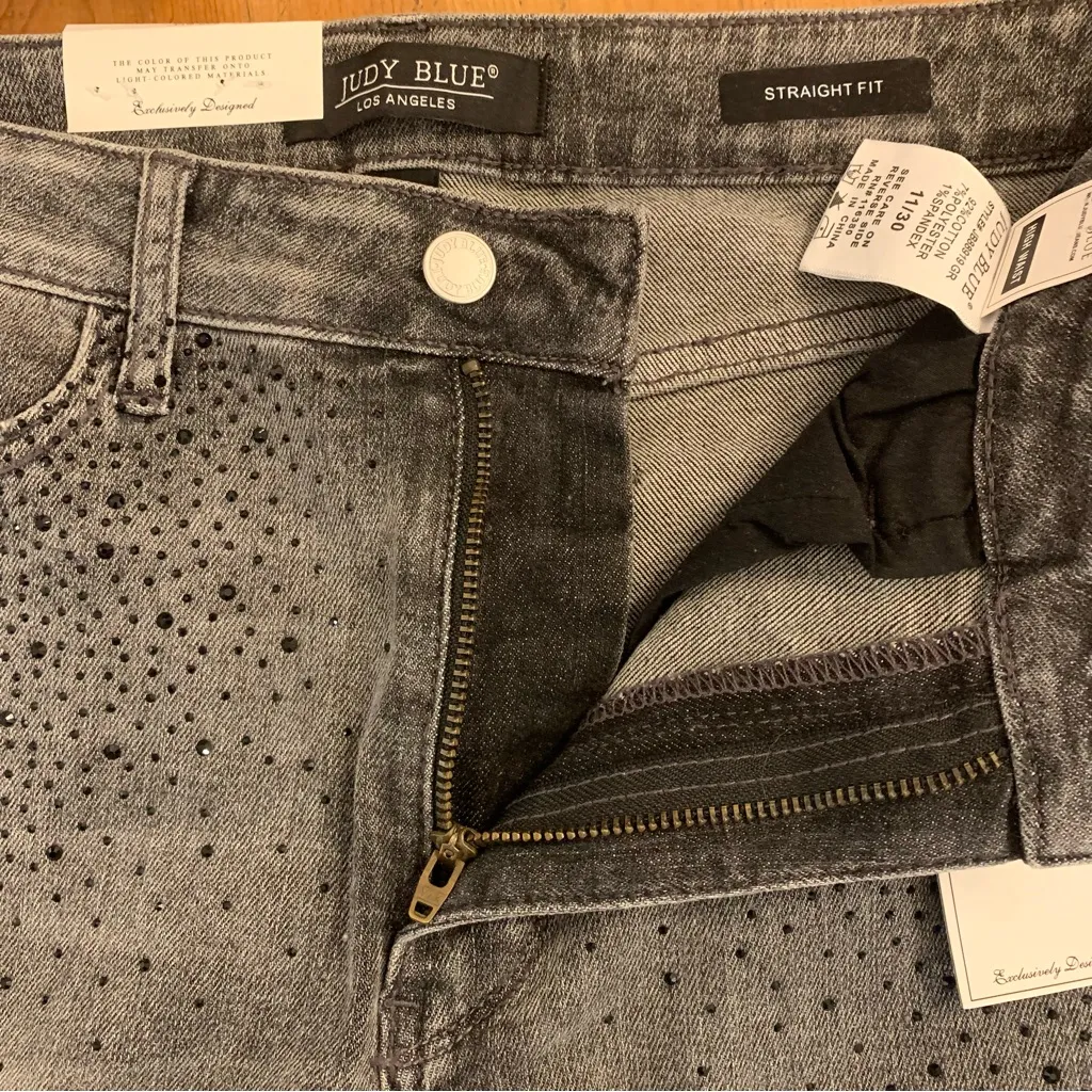 NWT Judy Blue Straight Fit High Waist Beaded Gray Wash Jeans Size 11/30 - Image 4