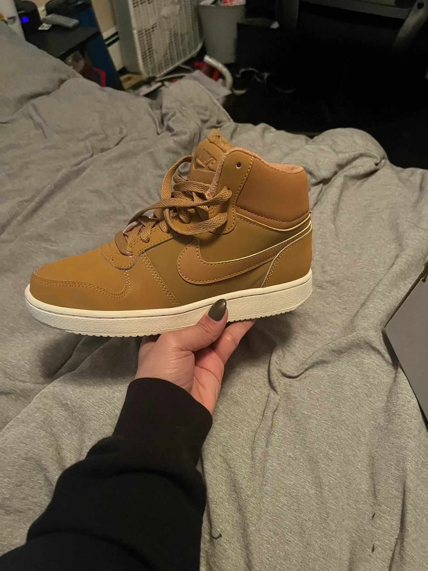 Nike Sneakers - Image 4