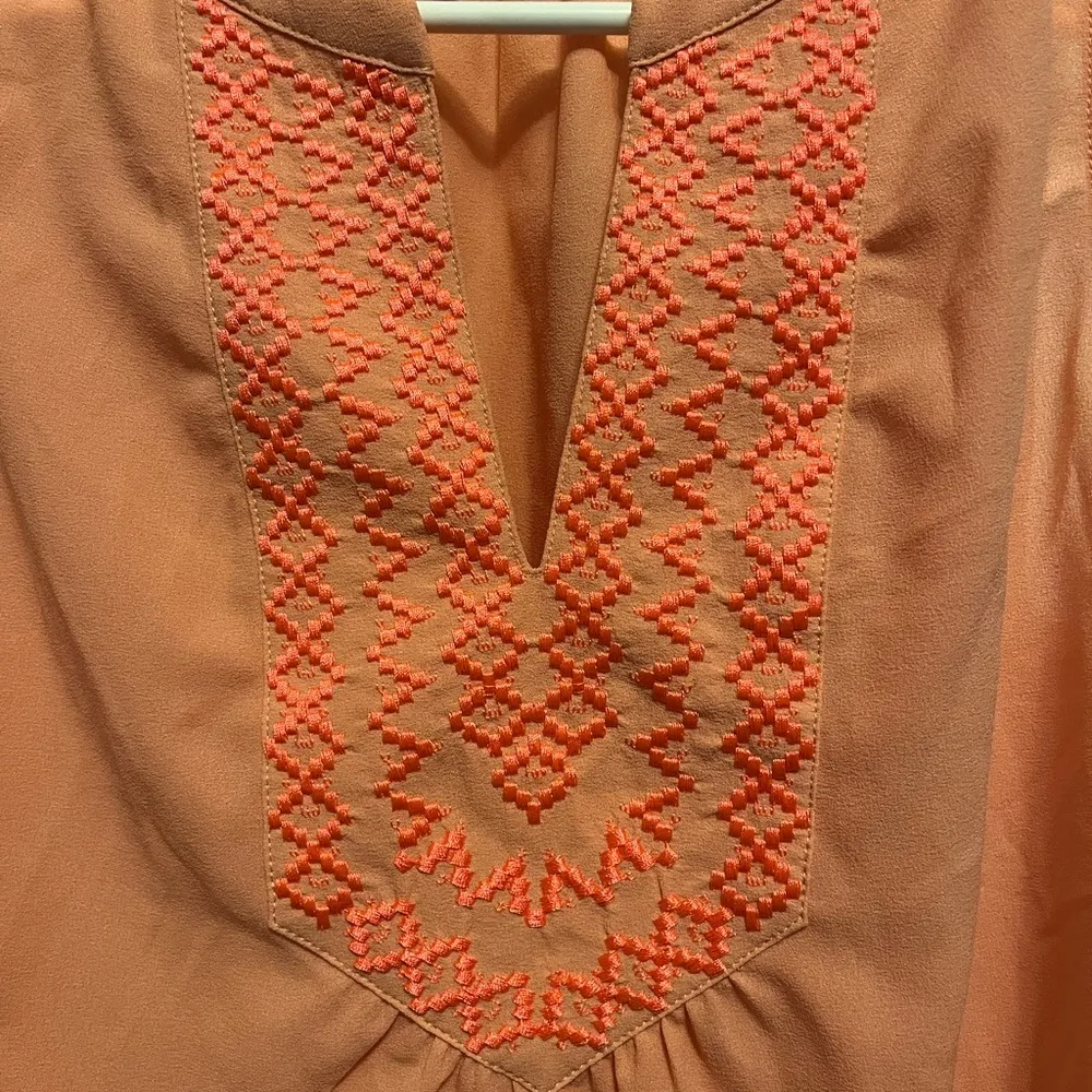 Stitch Fix Market & Spruce Embroidered Coral V Neck Tank Top M. Tropical. Beach. - Image 2