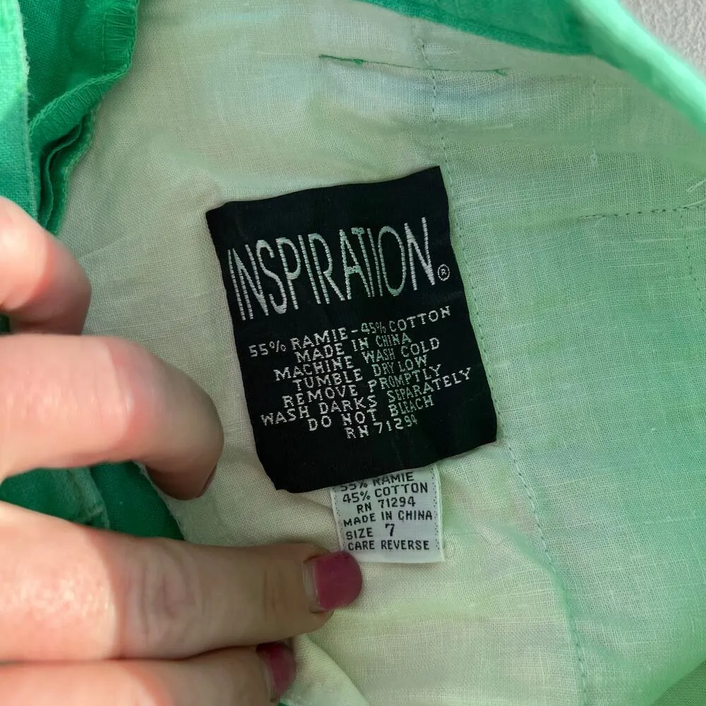 Vintage 90s Inspiration green high rise pleated mom shorts 26" WAIST - Image 2