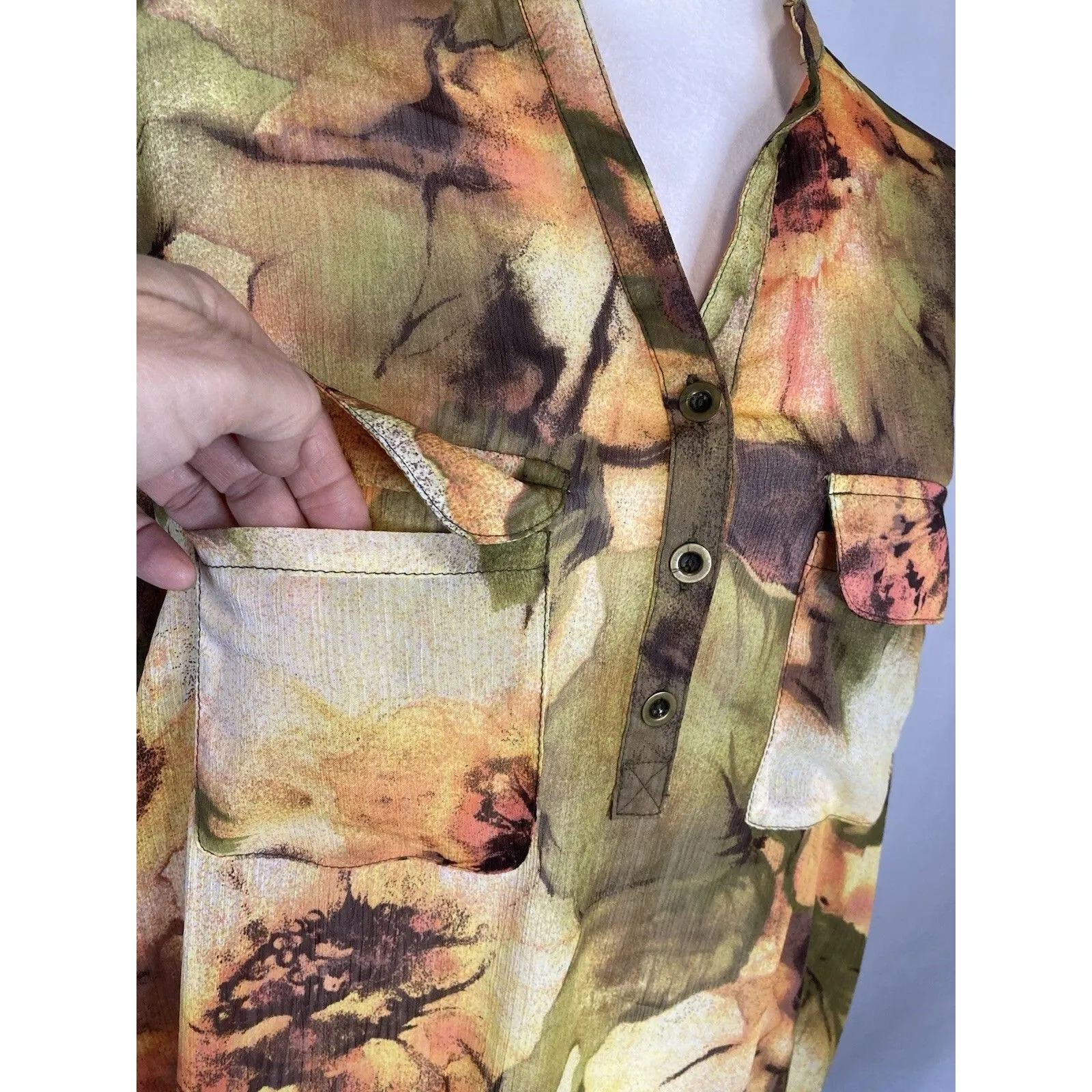 Susan Graver Blouse Top XL Gold Floral Sheer Button V-Neck Vanilla Bloom Office - Image 3