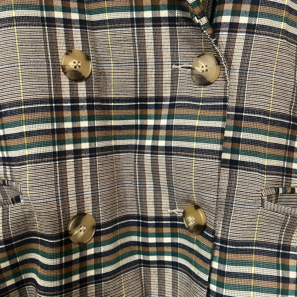 Kittenish Plaid Coat with Vibrant Yellow Accent - Image 5