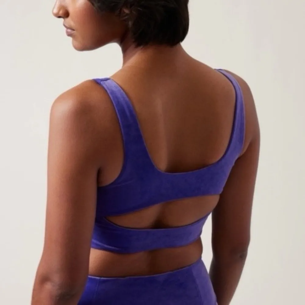 Athleta Velvet Cut Out Crop Top Sports Bra Velour Purple XS - Image 4