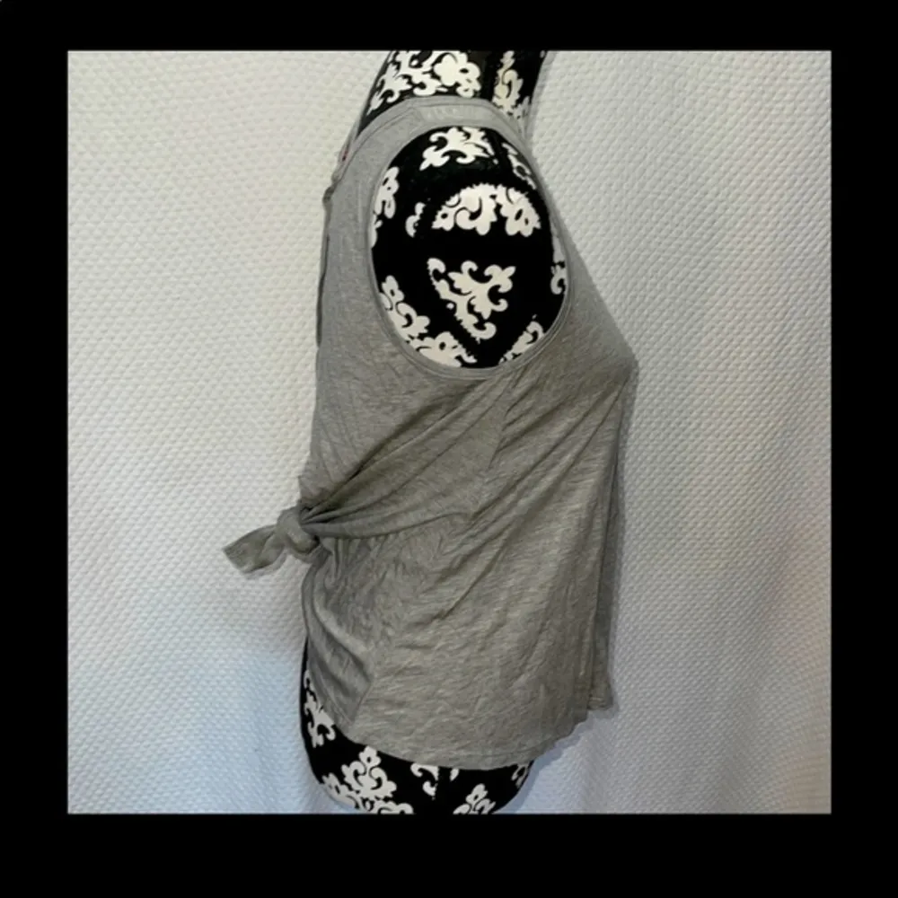 Dina Be Gray Open Back Super Soft Strechable Tank Top Size Small Muscle Tee. - Image 36