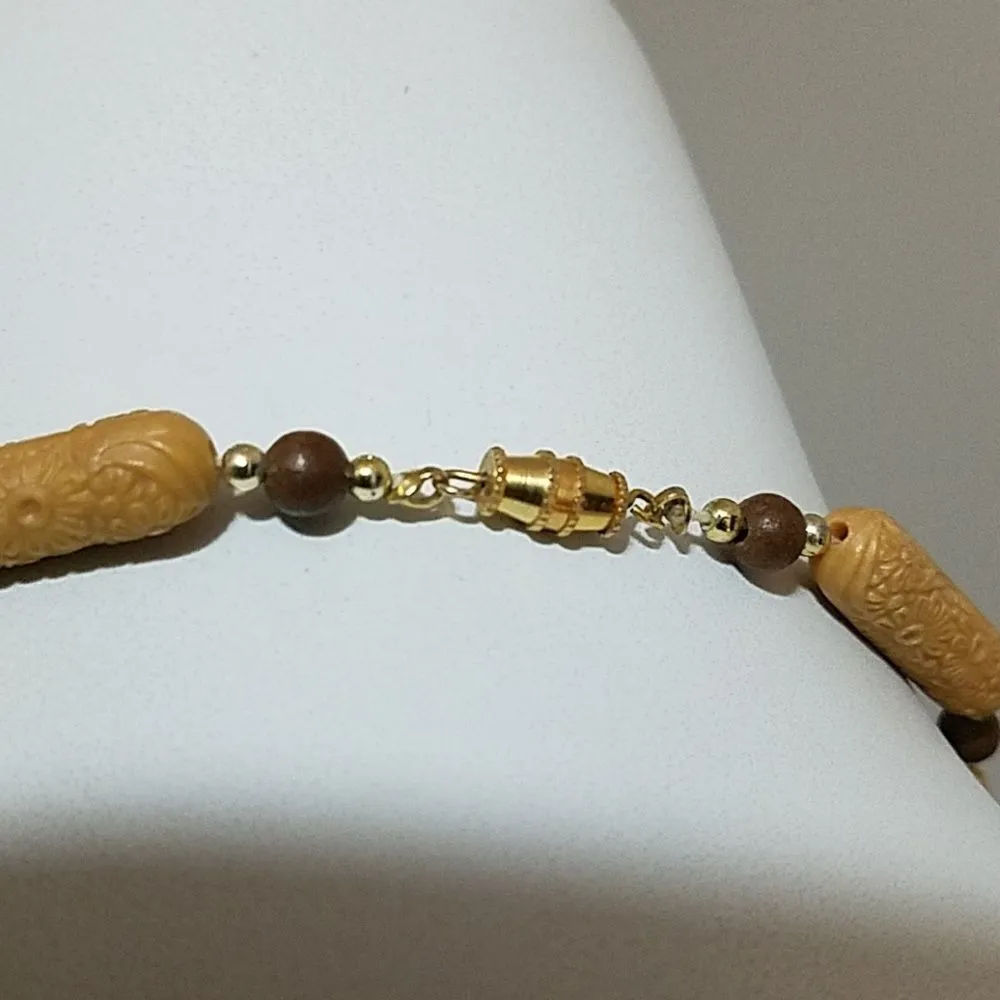 Vintage Brown & Tan Floral Patterned Necklace - Image 3