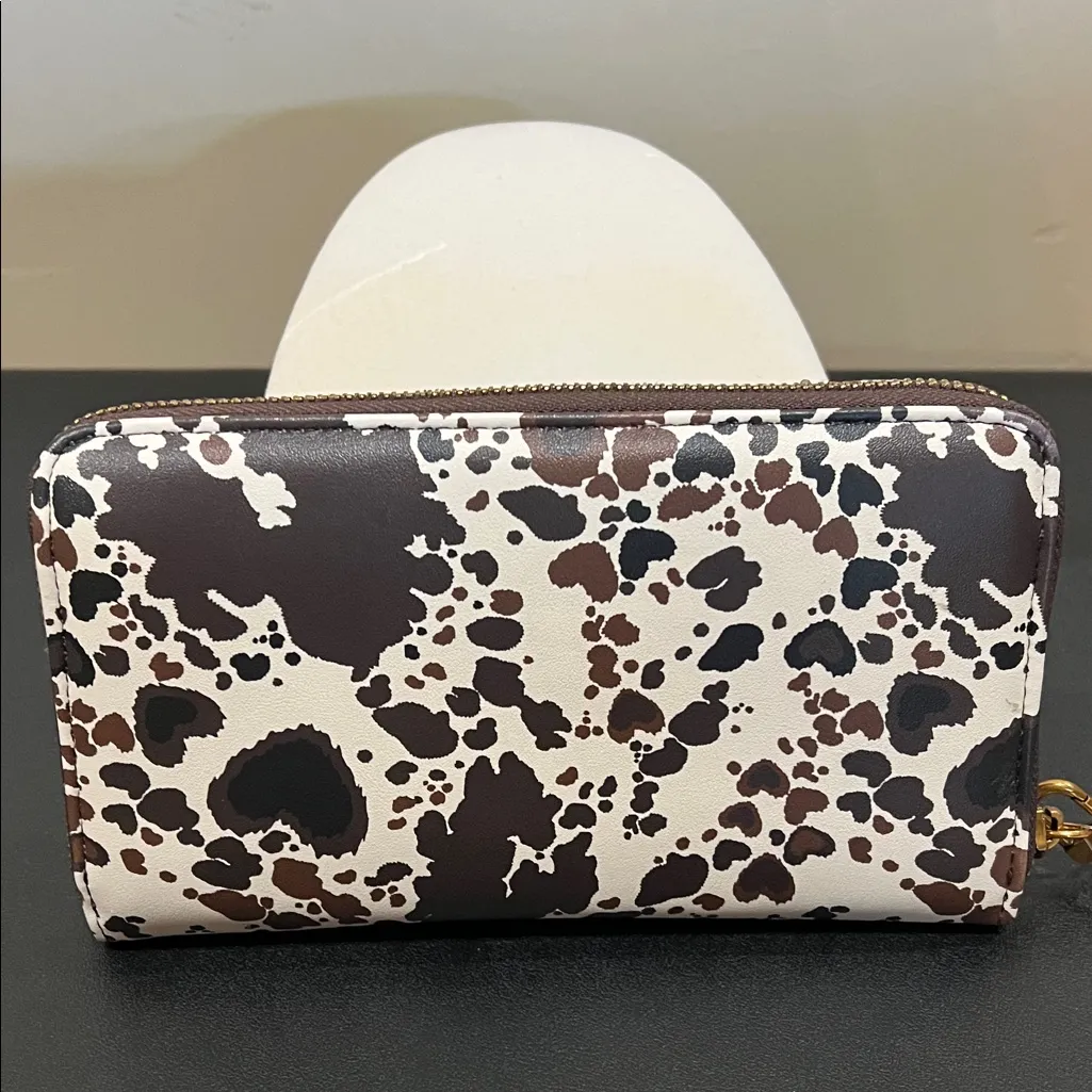 Betsey Johnson | Western Motif Heart Pattern Wristlet/Wallet - Image 7