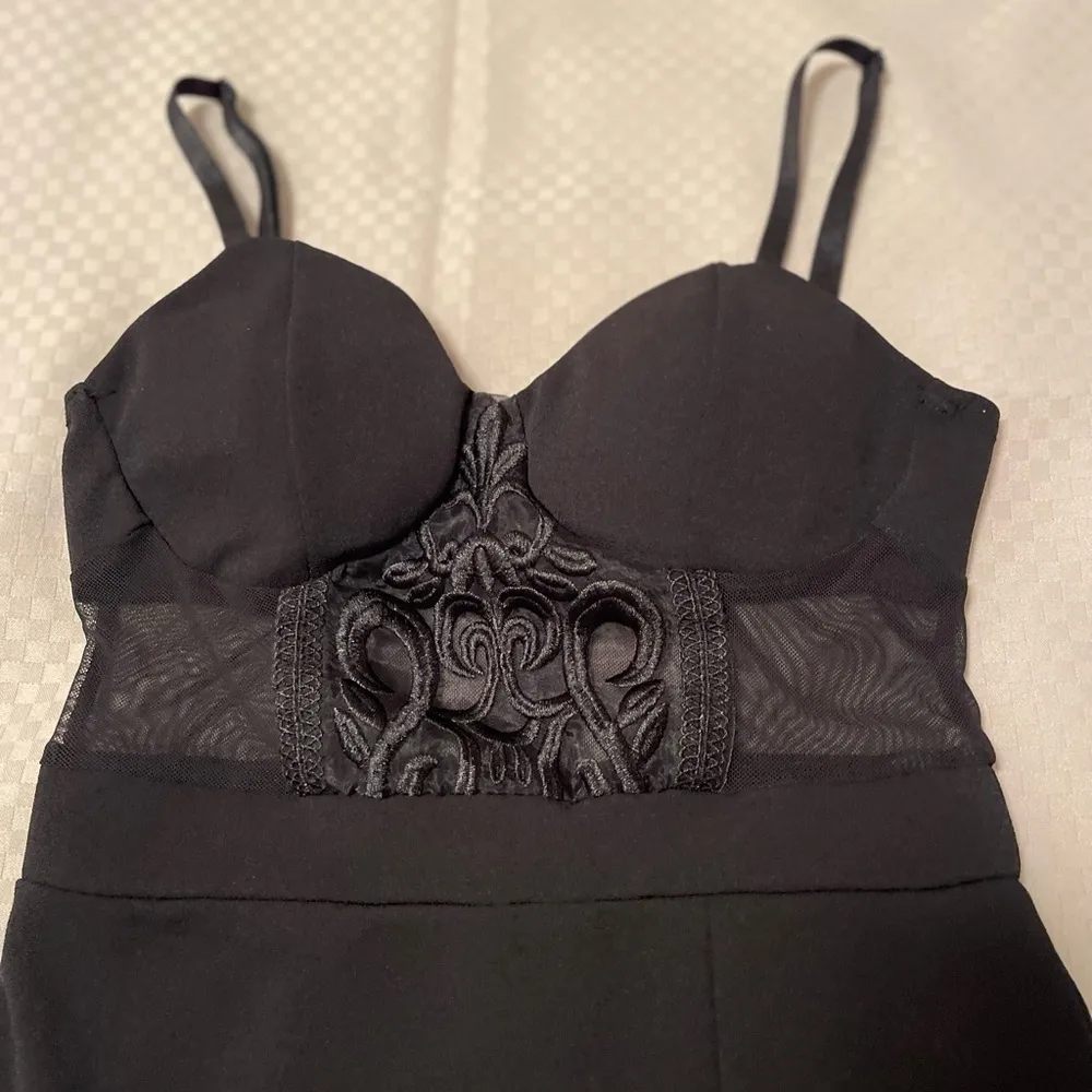 Charlotte Russe vtg strappy little black dress with mesh inset & front slit. XS - Image 3