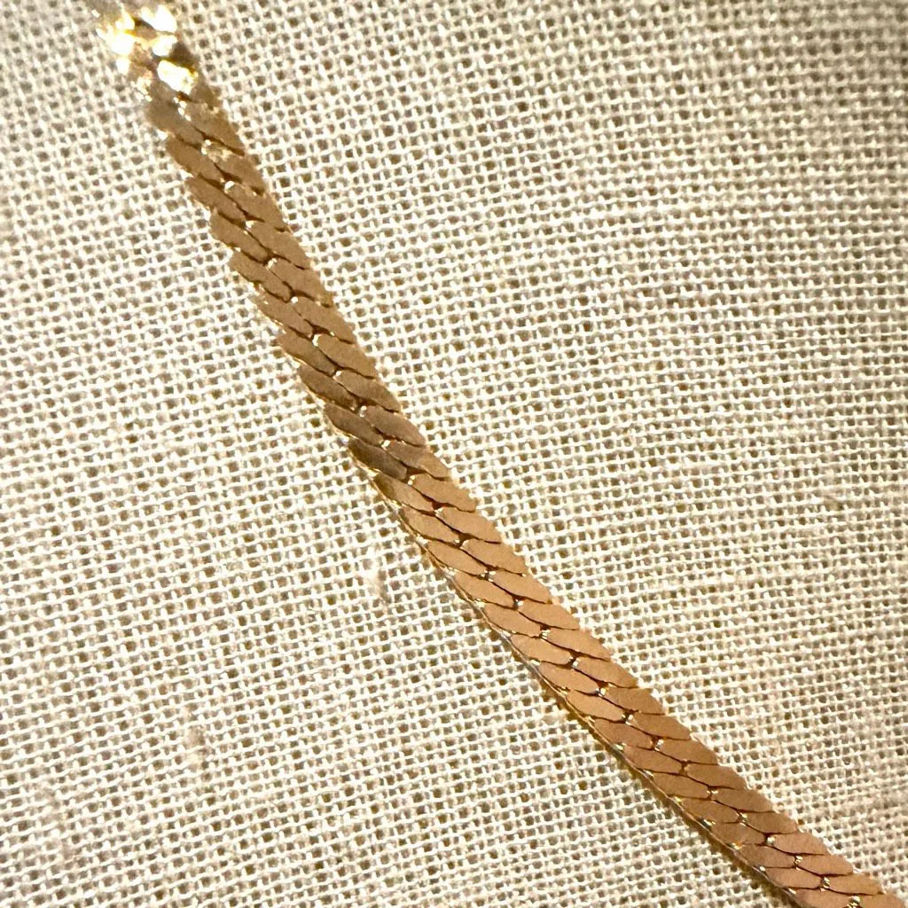 Gold tone V Single rhinestone necklace - Image 4