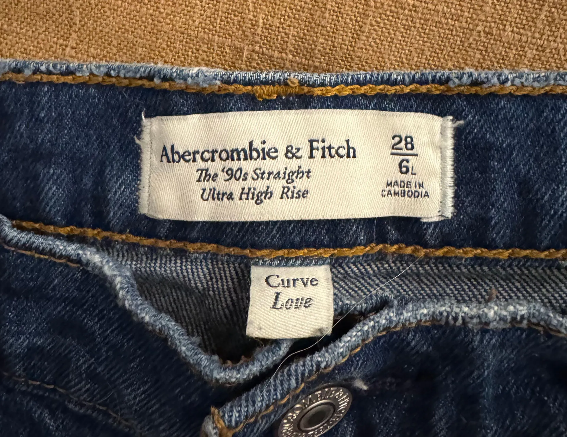 A&F Curve Love Jeans - Image 4