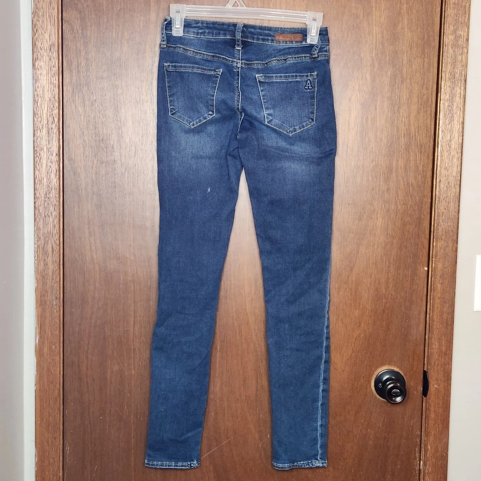 Articles of Society Darkwashed Blue Denim Woman’s Skinny Jeans Size 24 - Image 6