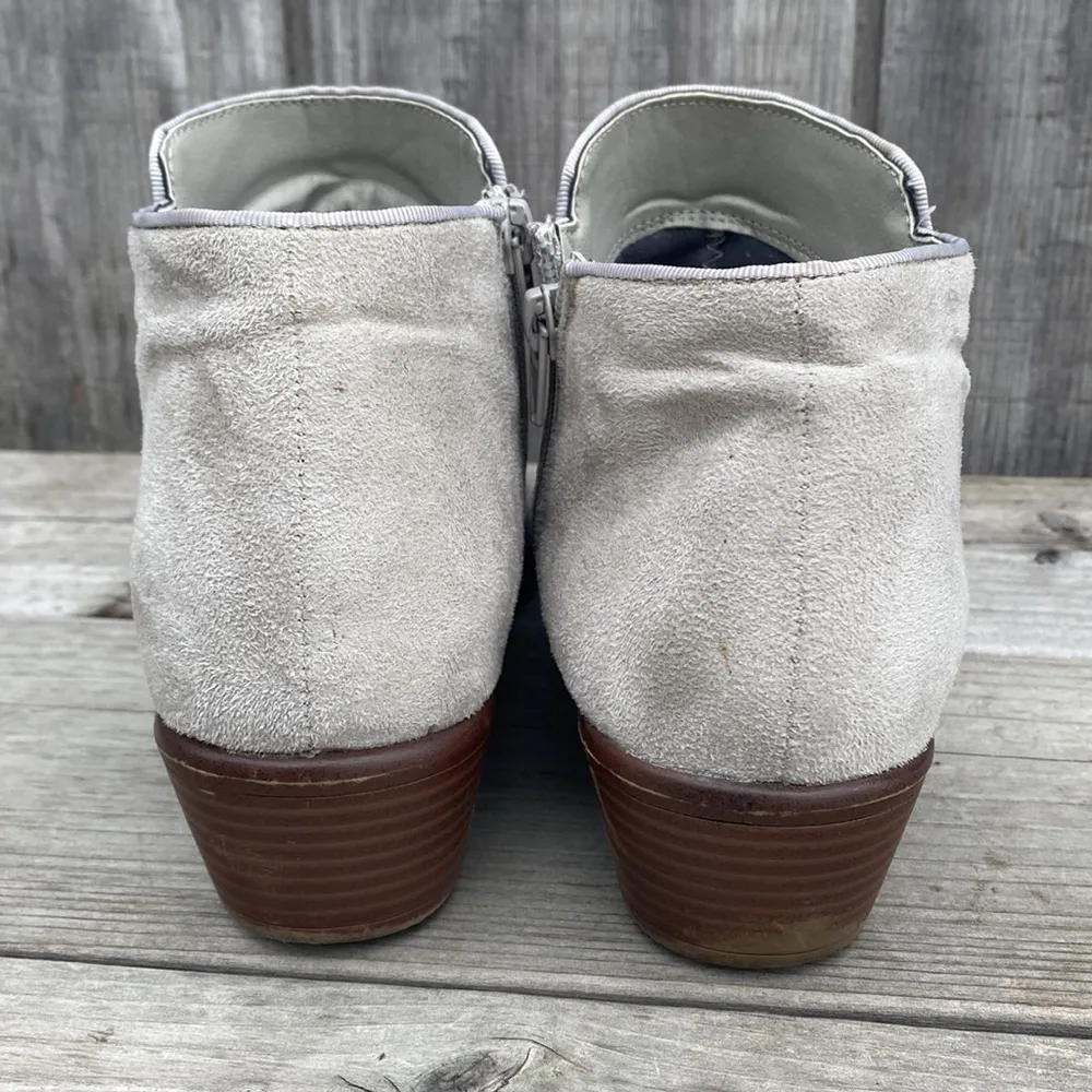 Wild Diva Grey Faux Suede Ankle Booties Size 9 - Image 7