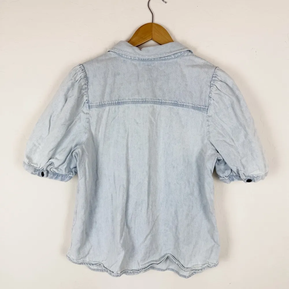 Aritzia WILFRED FREE Auteur Blue Denim Puff Short Sleeve Button Shirt Light Wash - Image 3