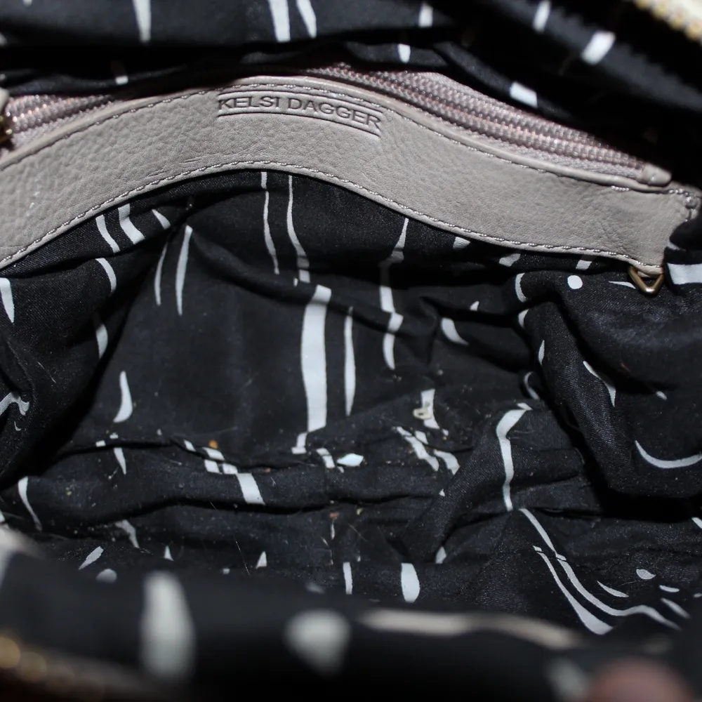 Kelsie Dagger Leather Purse - Image 4