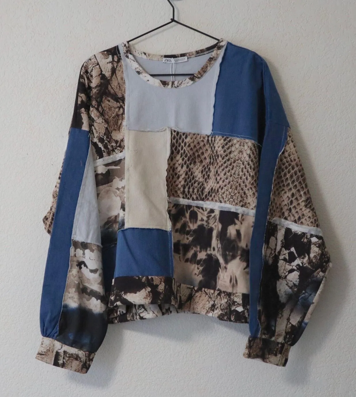 Abstract Print Top - Image 4