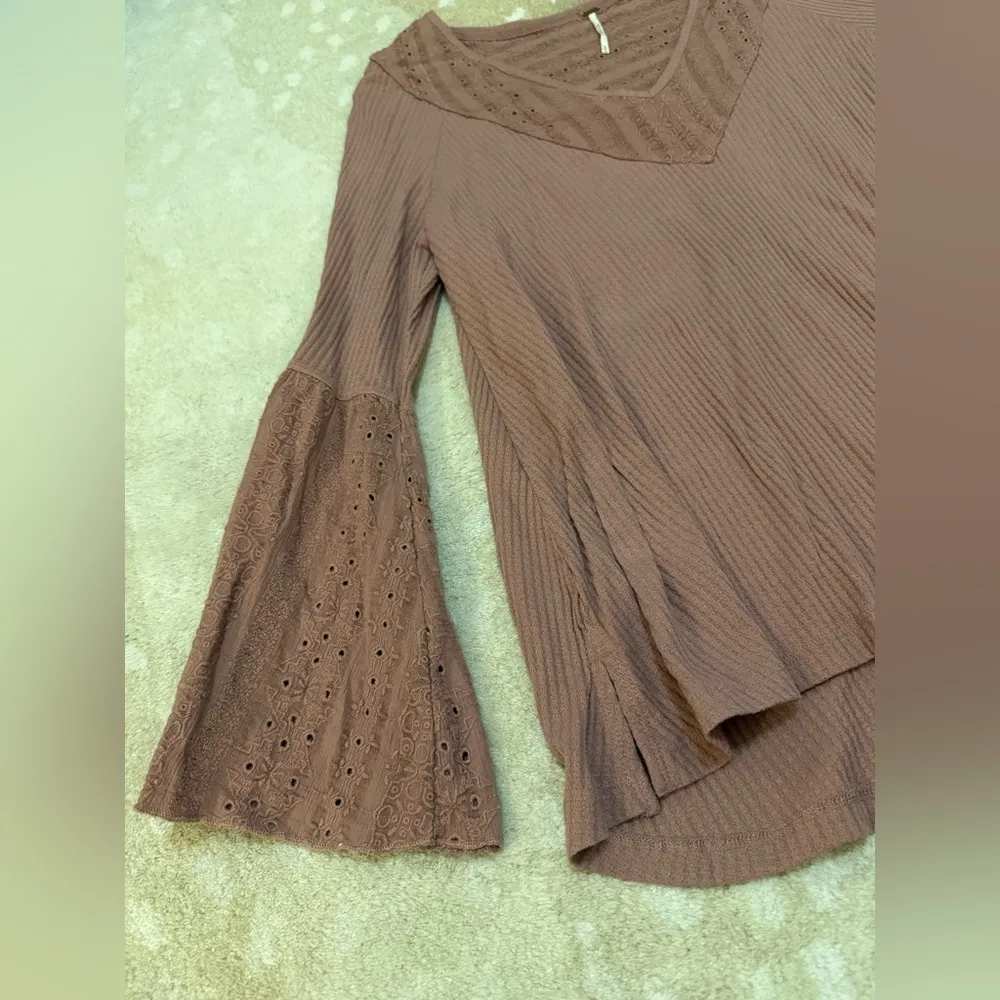 Free people ribbed lace crochet long sleeve top women’s size medium - Image 3
