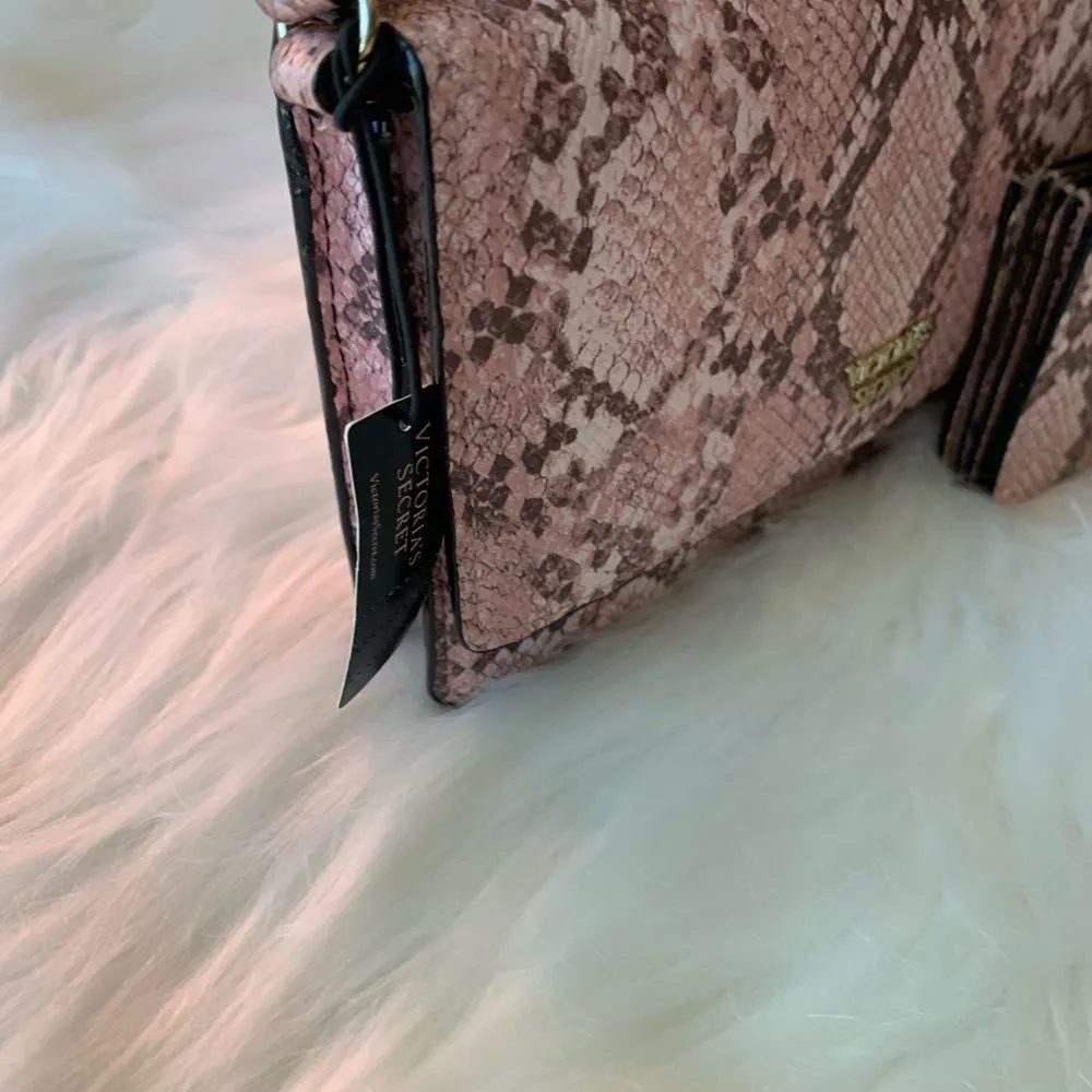 Victoria’s Secret Tech Wristlet & Five Slot Card Holder - Image 4