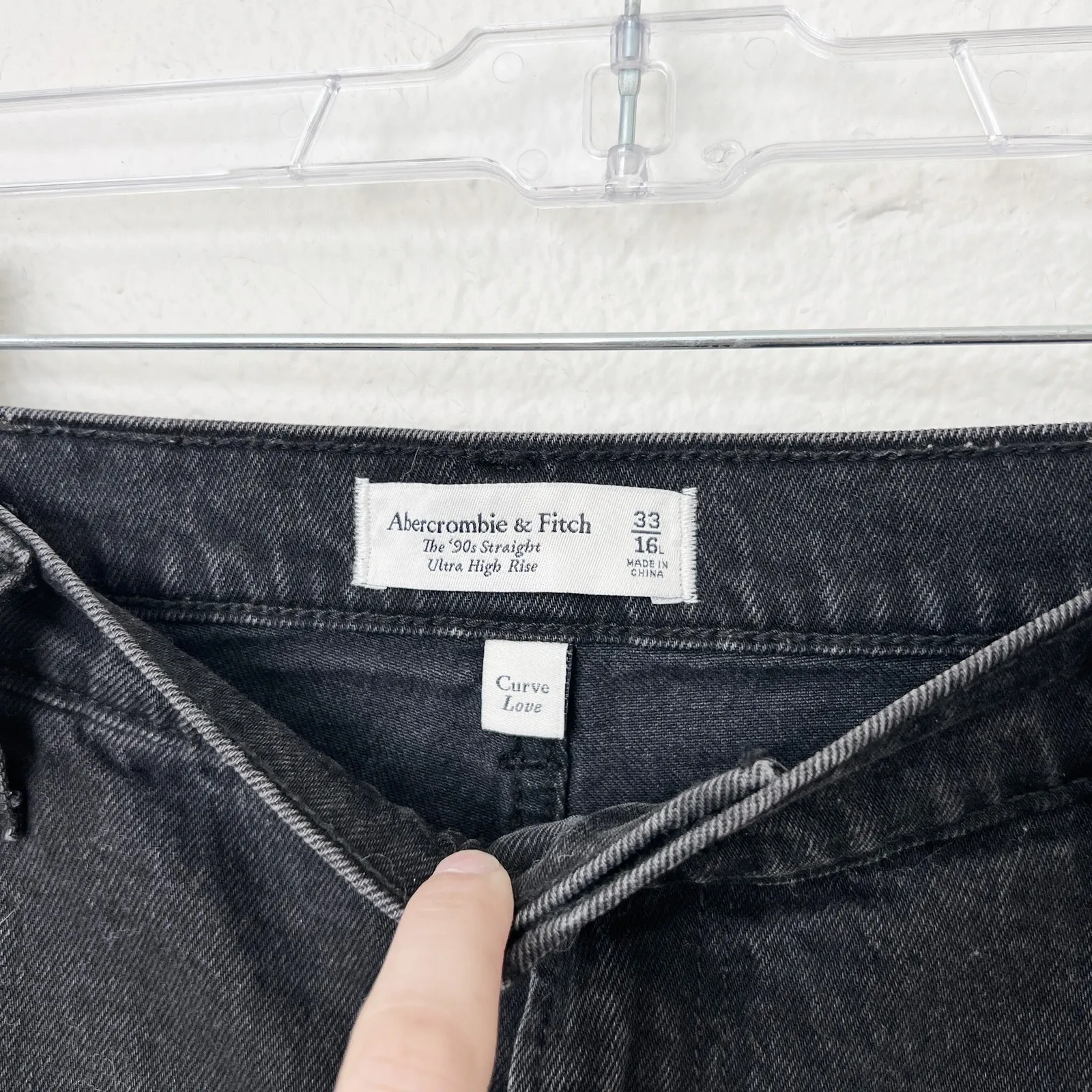 [Abercrombie & Fitch] Black Mixed Fabric 90s Straight Ultra High Rise Jeans 33L - Image 9