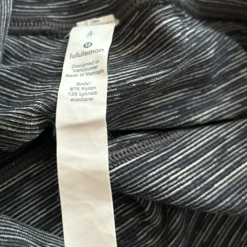 Lululemon wunder under Crop Leggings‎ Criss Cross Waist grey size 4 - Image 7