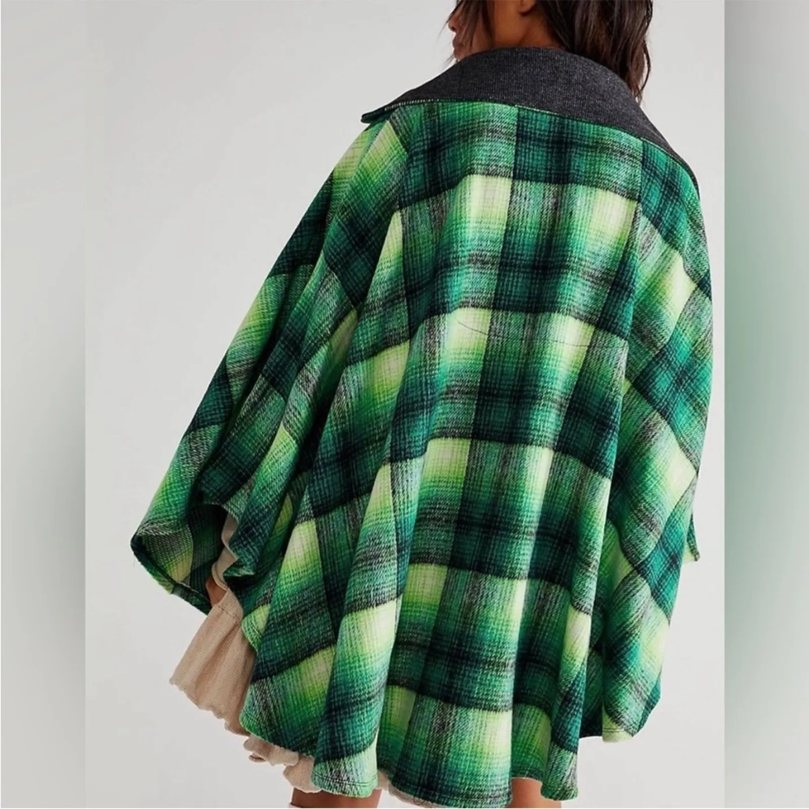 Free People Poncho Zip Woodstock Brushed Green Plaid Kelly Combo Pockets OS NWOT - Image 9