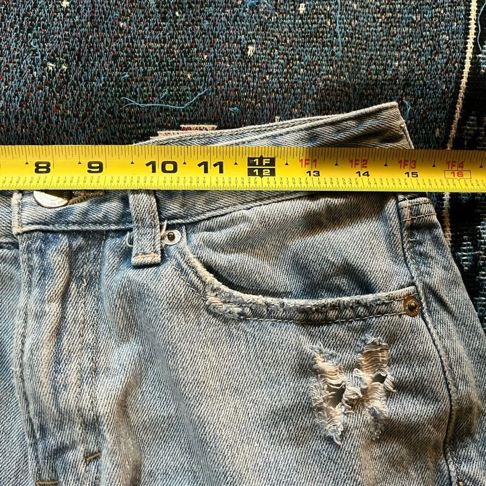 Lucky Brand Blue Distressed Jean Shorts 90s Midi SZ 2 Frayed Y2K Biker Beach - Image 11