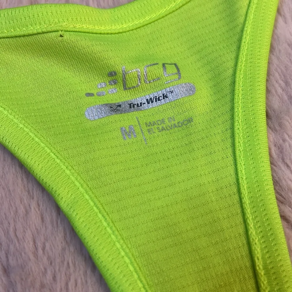 Loose Fit citrus lime tank in size M - Image 7