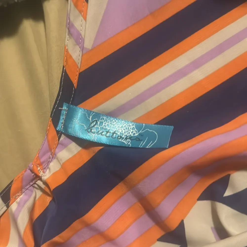 Aztec women’s shirt size medium - Image 5