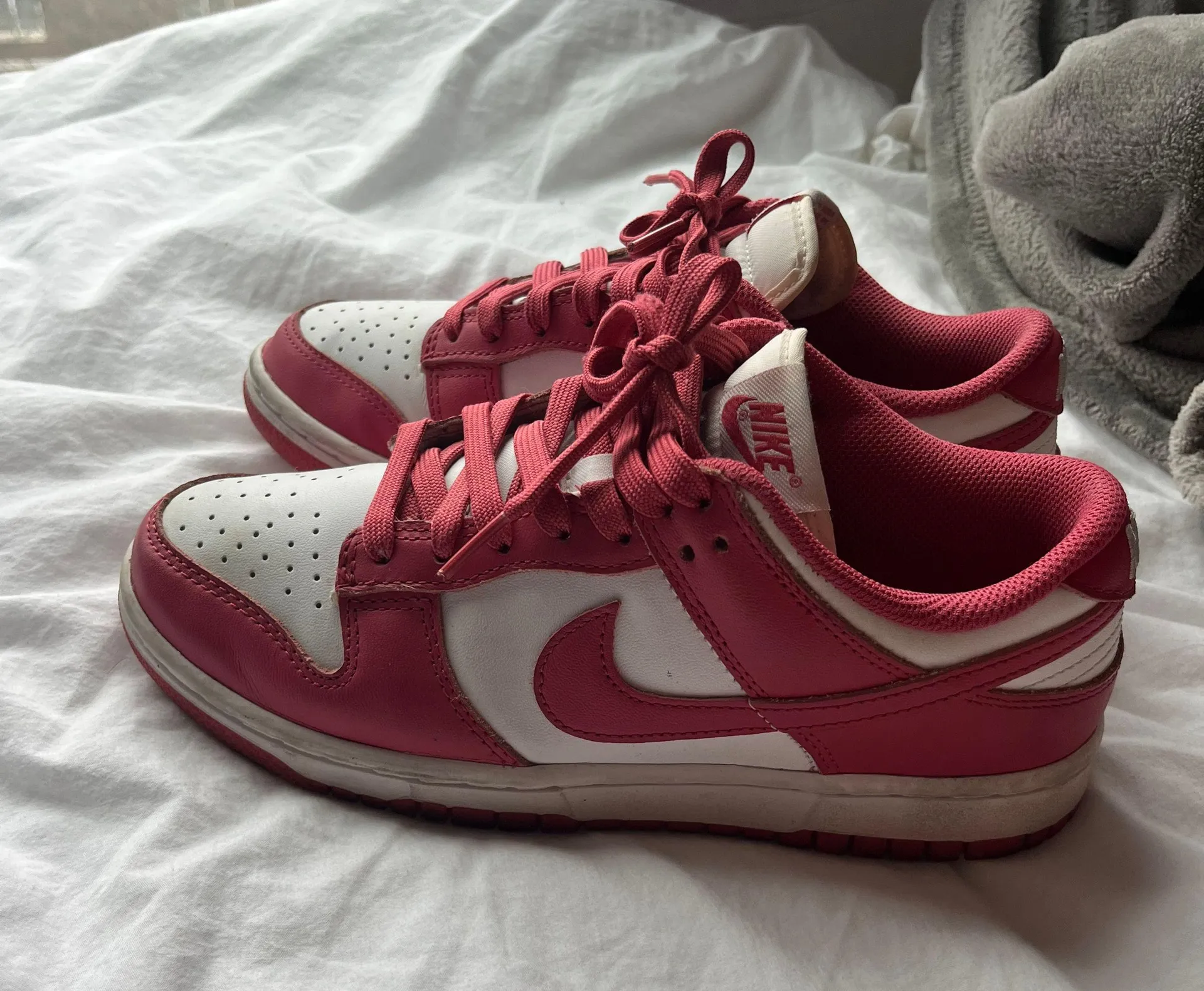 Women’s Dunk Low Archeo pink - Image 3
