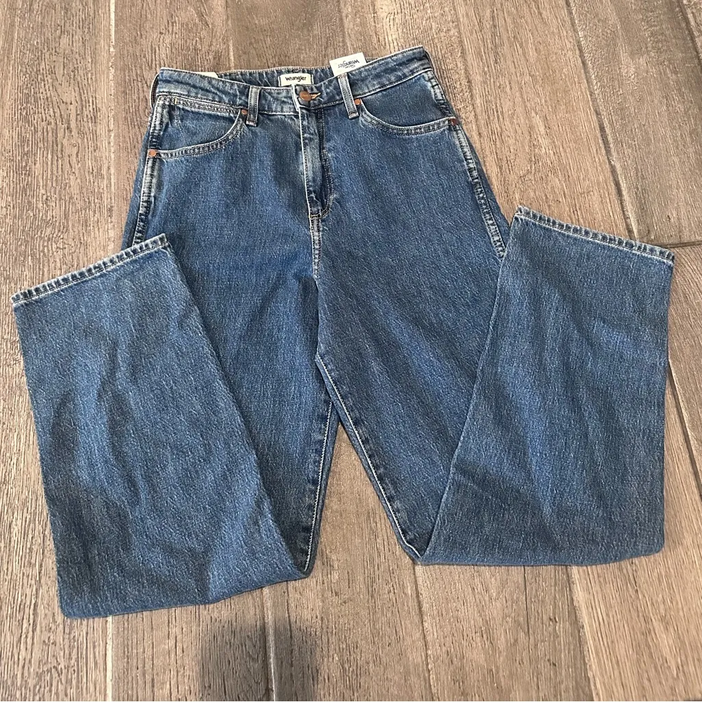 Wrangler Blue Straight Leg Women's Jeans new with tags Wrangler Mom Straight - Image 4
