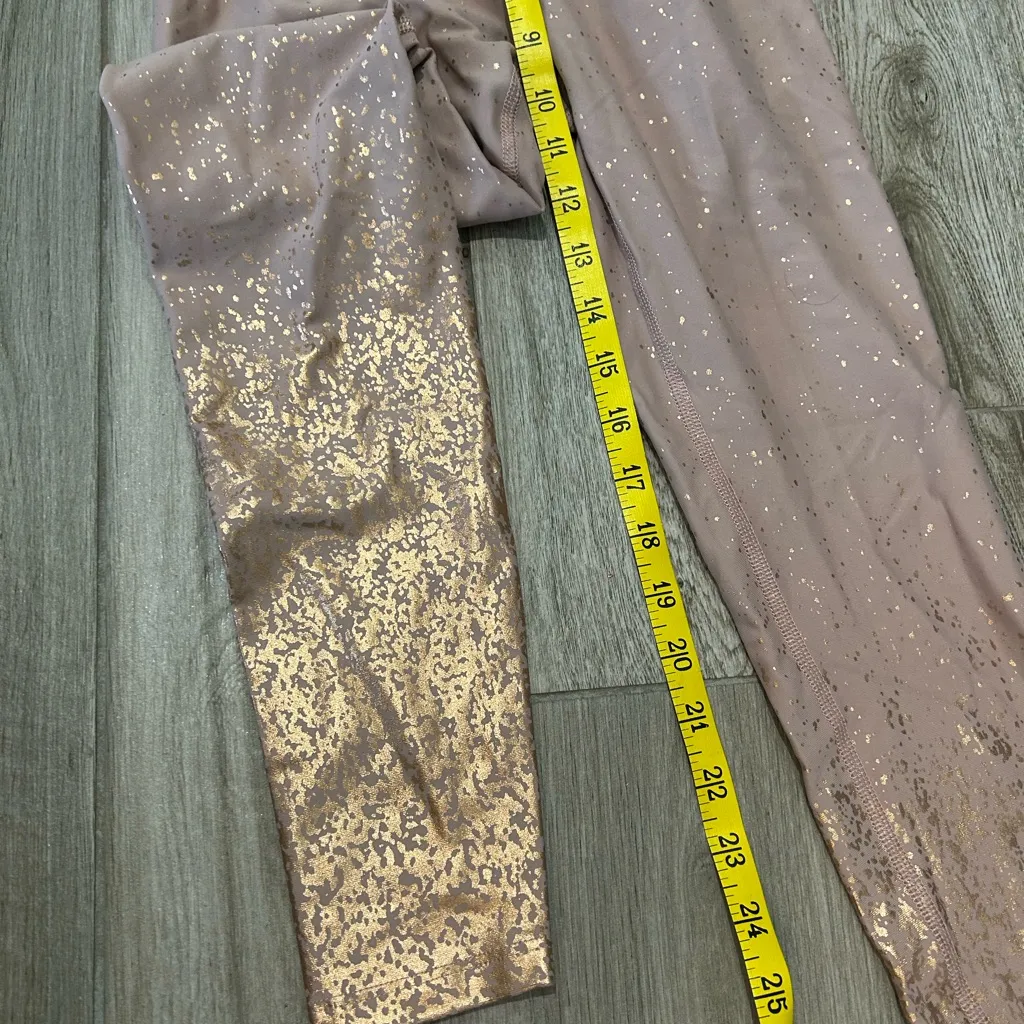 Beyond Yoga Sparkly Pink and Gold Leggings - Image 5