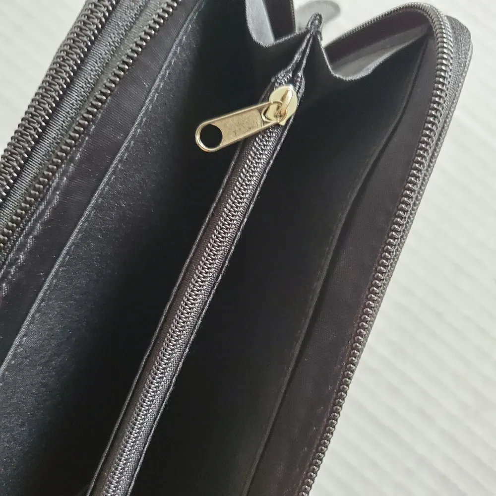 Tahari Zebra Print Black Zip Around Double Wallet - Image 6