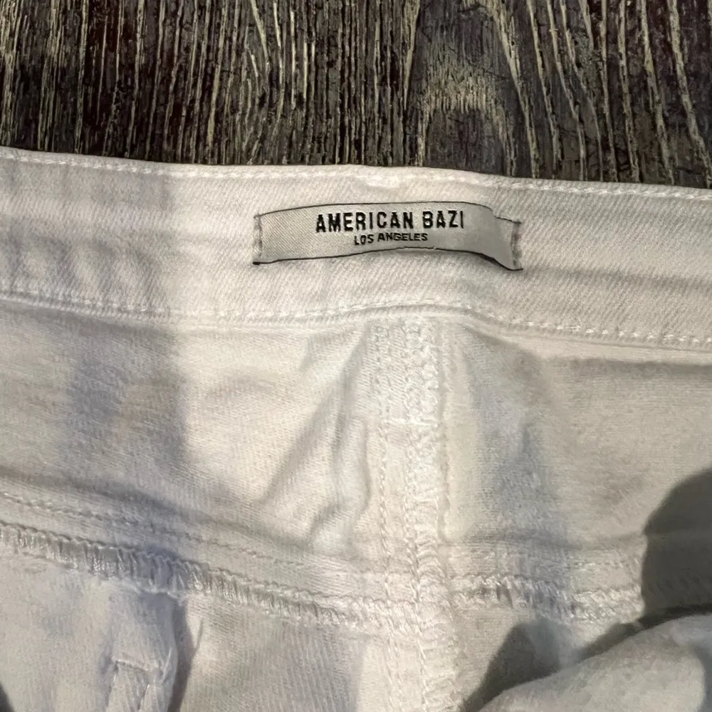 American Bazi White Distressed Jean Shorts Size 3X - Image 3