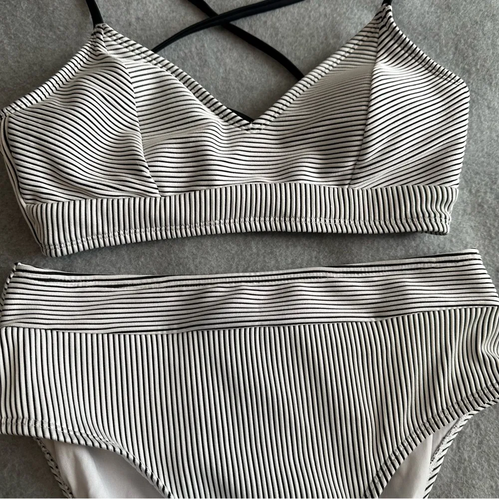 NWT Cupshe white black striped bikini size S - Image 2