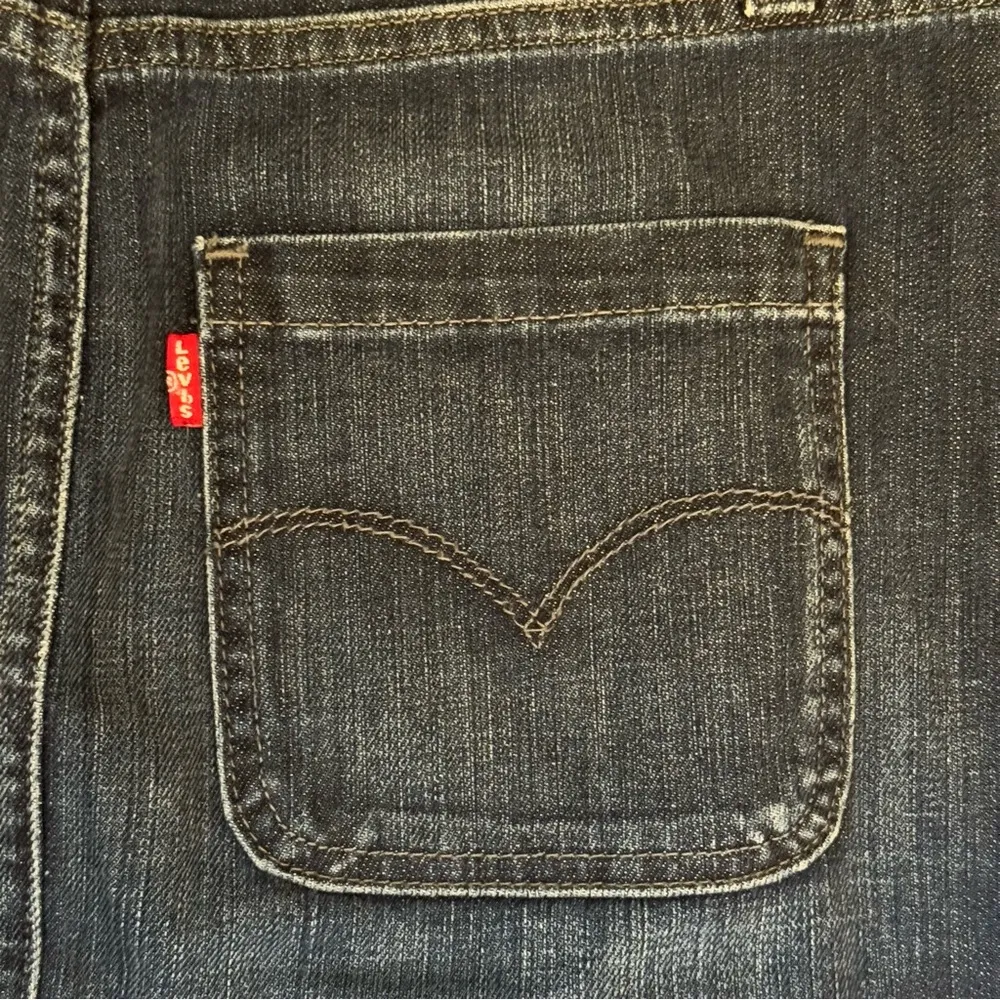 Levi’s Denim Dark Wash Skirt Women’s Size 4 - Image 11