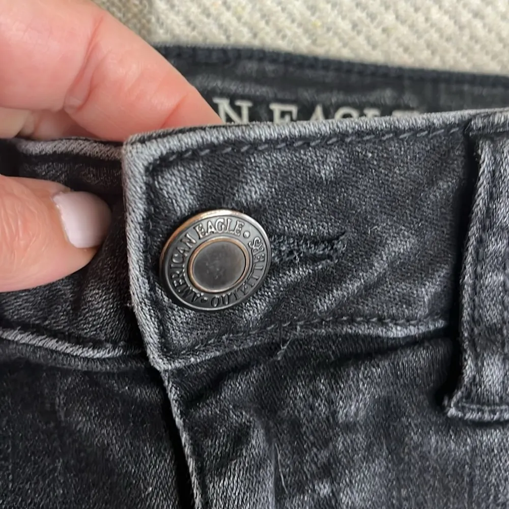 American Eagle Outfitters super stretch hi-rise shortie appliqué jean shorts - Image 4