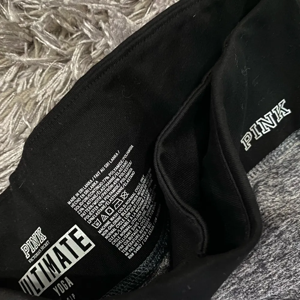 VS PINK - Ultimate Yoga Crop Leggings - Image 6