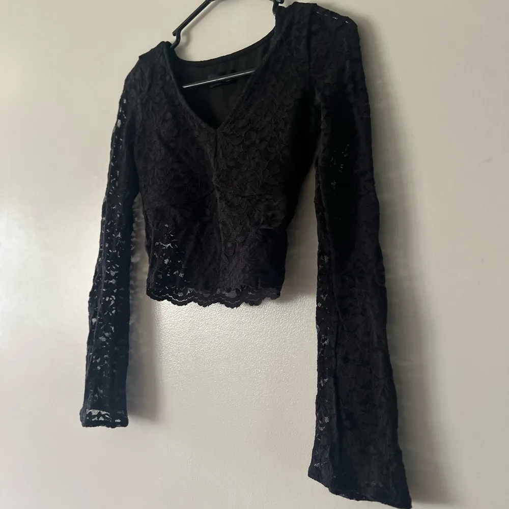 Black Embellished Bell Sleeve Crop Top Size XS - Image 2