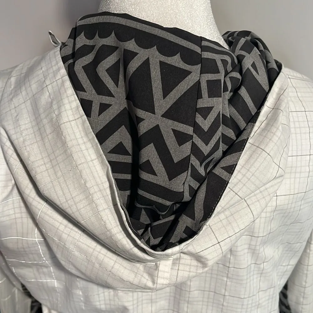 Brooks Pureproject runner outdoor jacket w/ zipper pockets reflective lines - S - Image 9