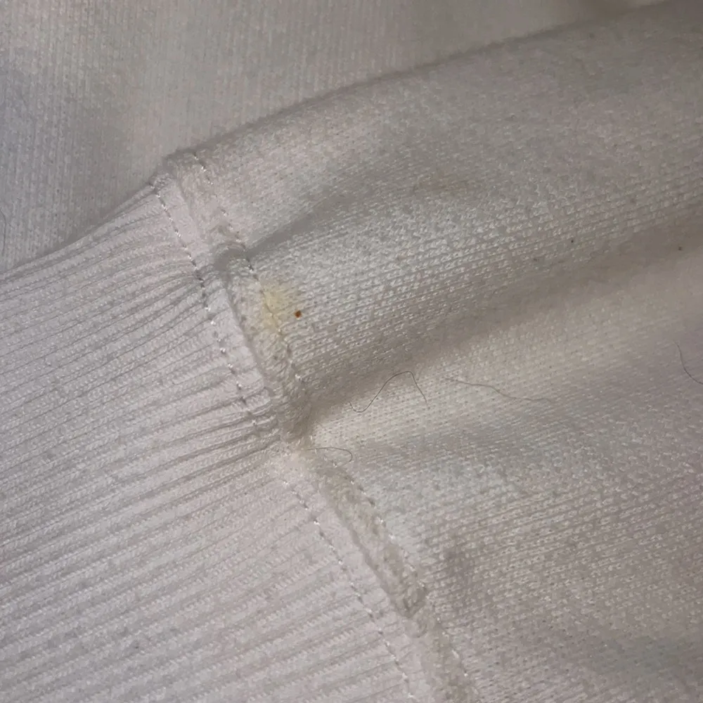 Hollister Butterfly Cropped Sweatshirt - Image 4