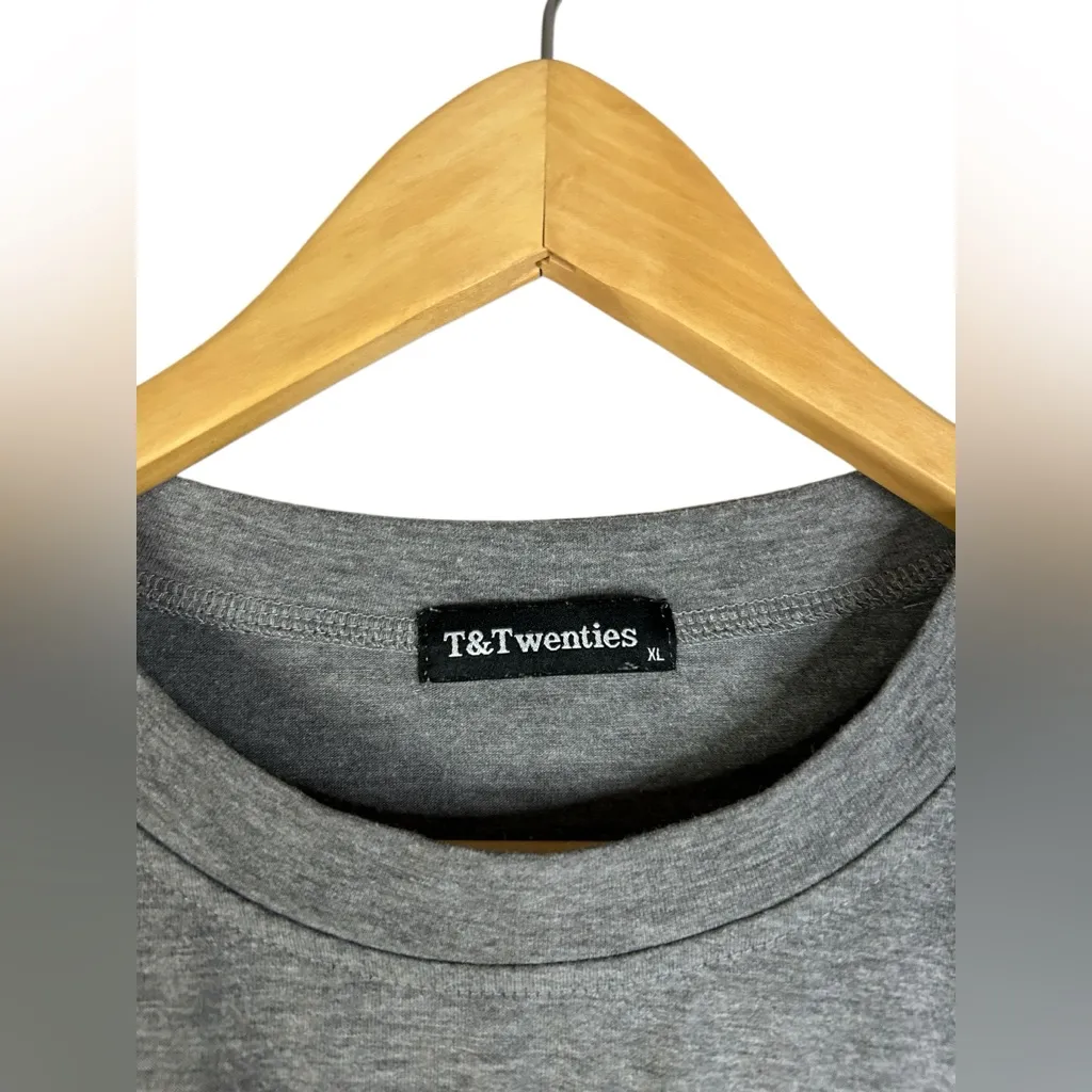 Whimsical Patriotic Gnome Shirt Women’s Casual Stretch Gray US Gnome Graphic Tee Size XL - Image 3