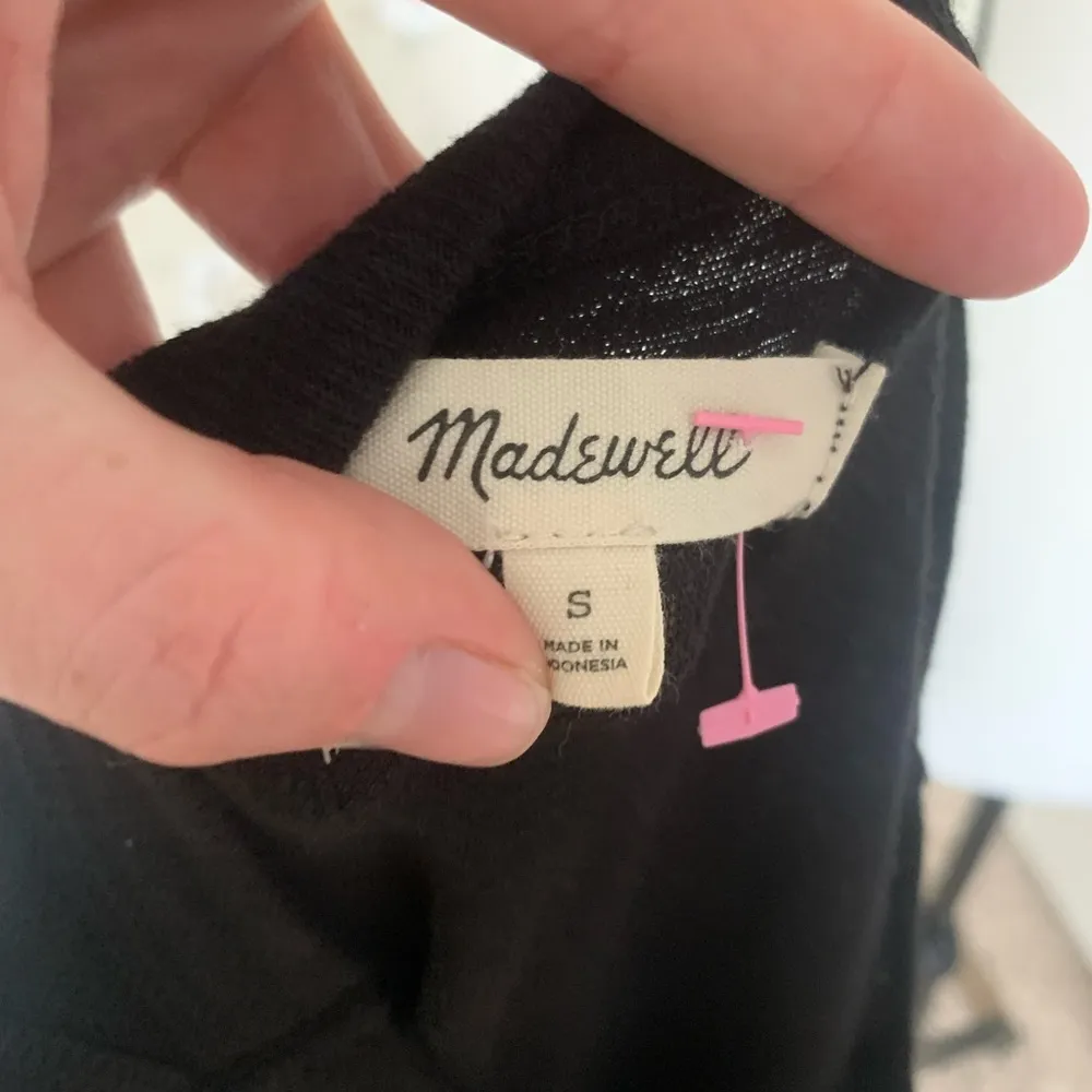 Madewell | basic black tank top - Image 2