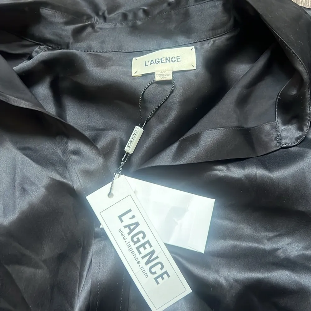 L’AGENCE BLACK BUTTON up - Image 2