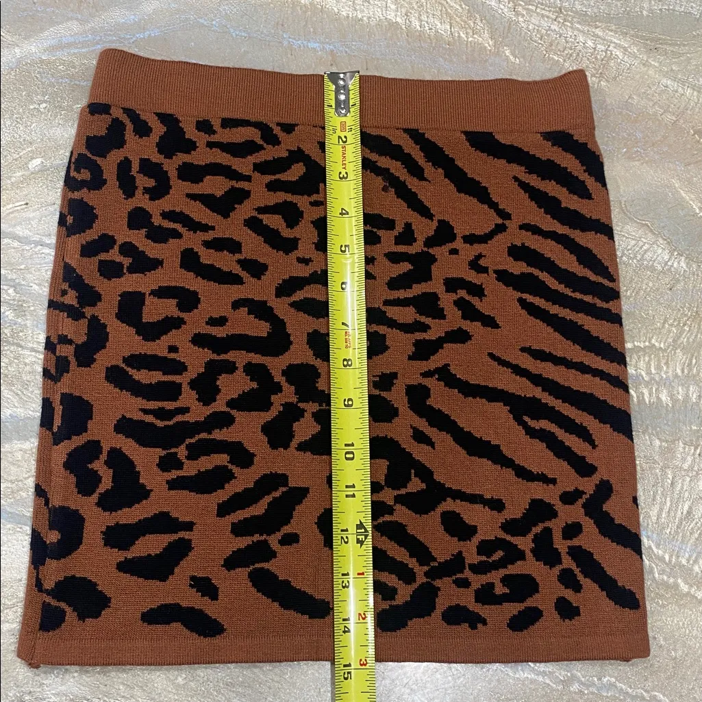 Forever 21 Leopard Print Brown & Black Short Skirt Size Small - Image 4